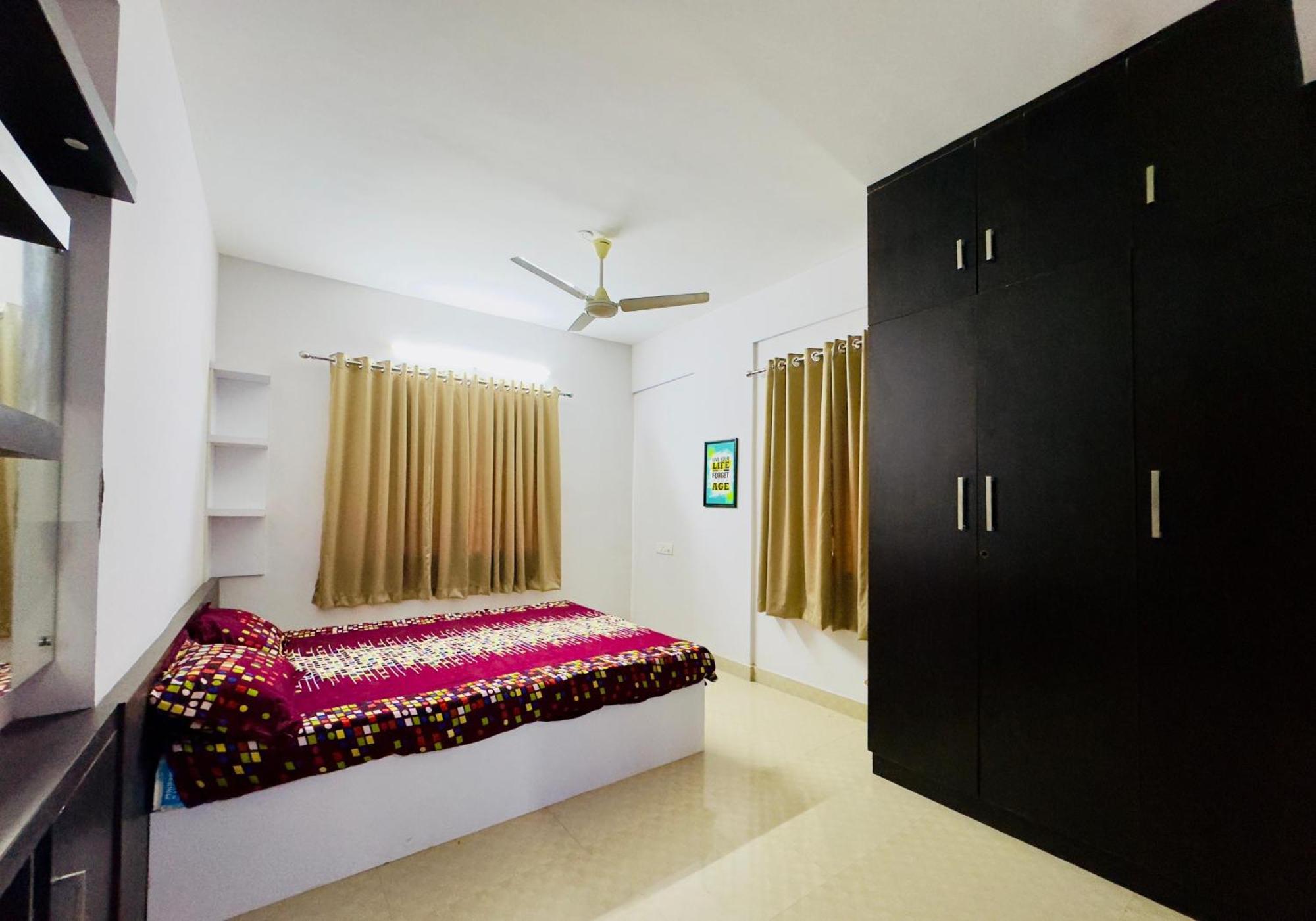 Veu Ragamalika Cochin Near Lakeshore Hospital Kochi Extérieur photo