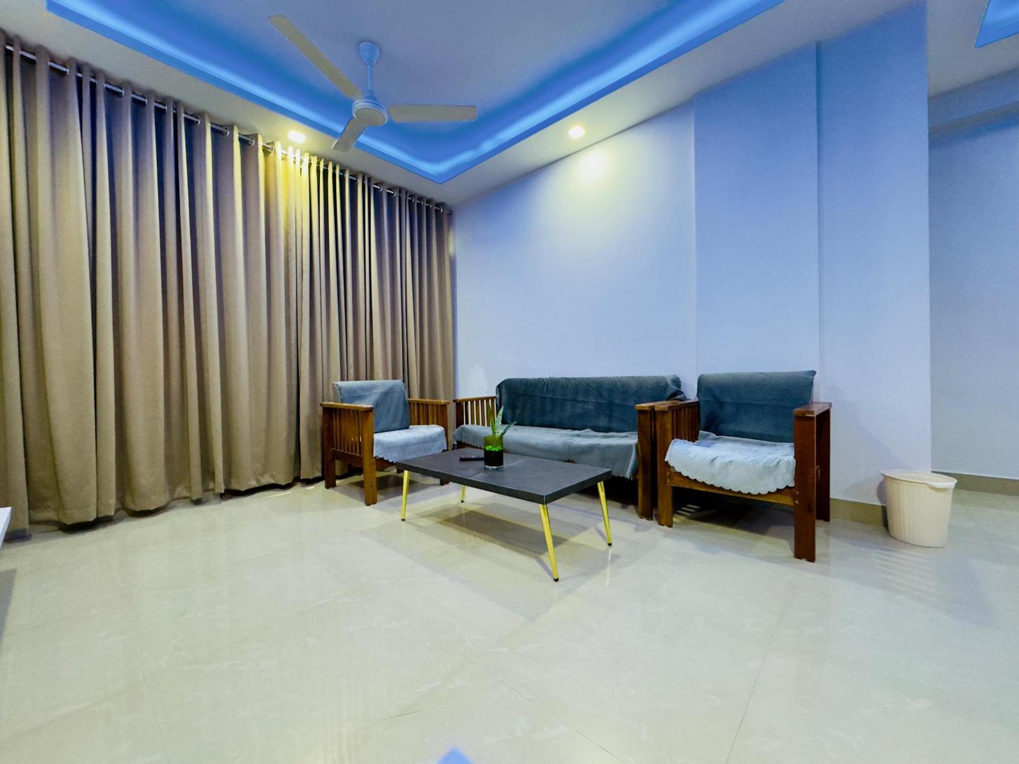 Veu Ragamalika Cochin Near Lakeshore Hospital Kochi Extérieur photo