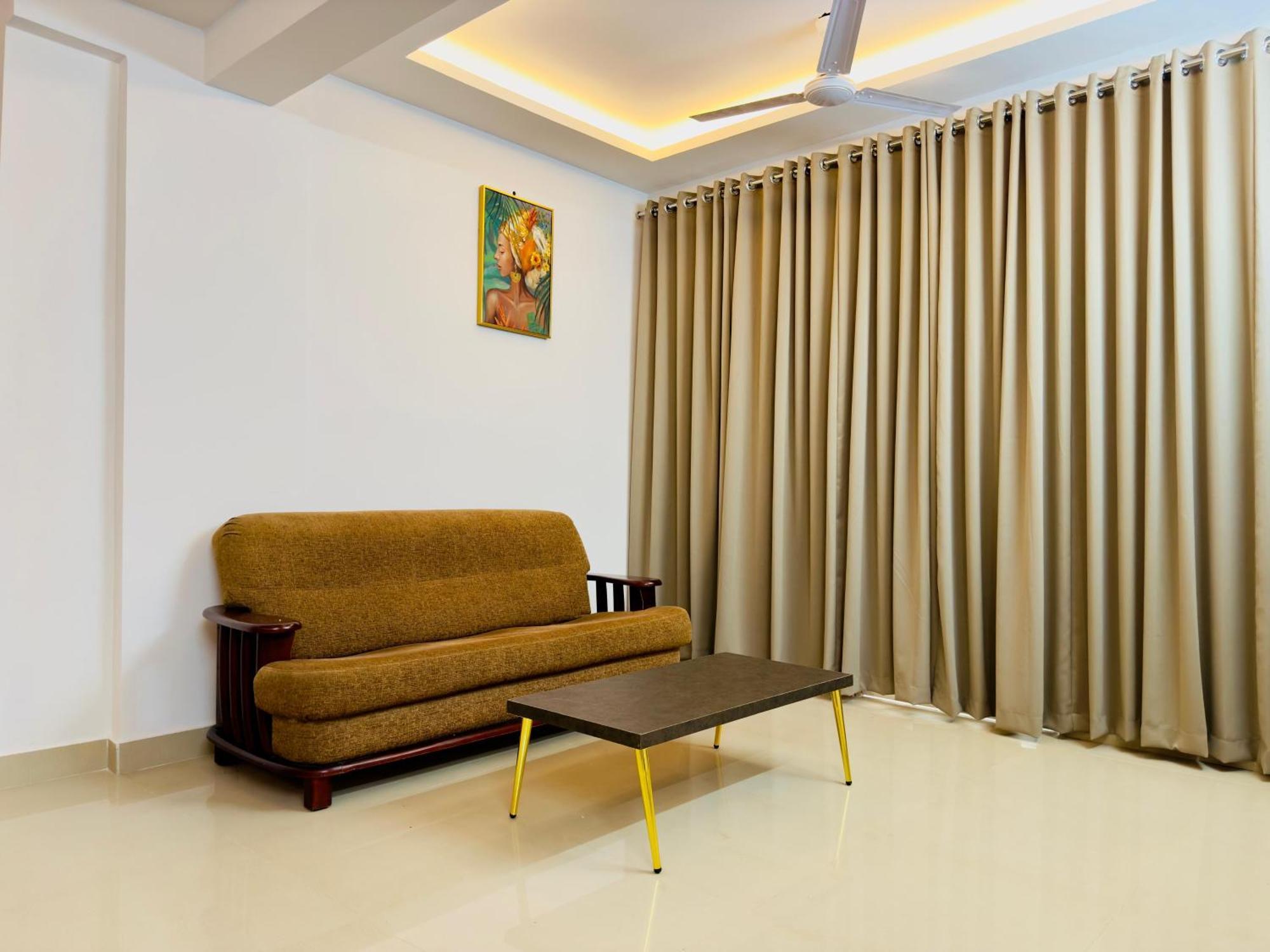 Veu Ragamalika Cochin Near Lakeshore Hospital Kochi Extérieur photo