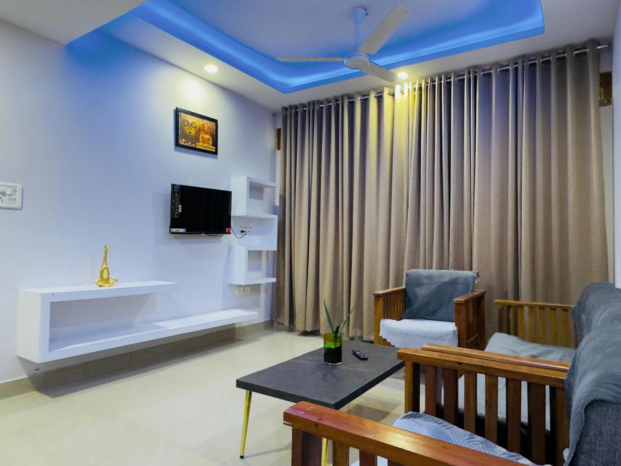 Veu Ragamalika Cochin Near Lakeshore Hospital Kochi Extérieur photo