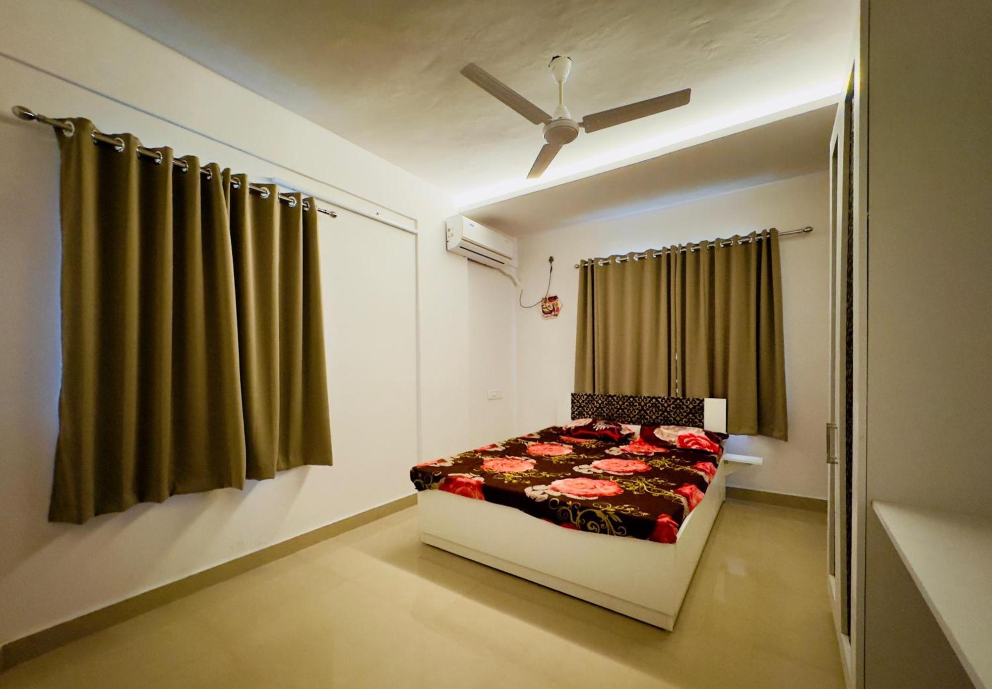 Veu Ragamalika Cochin Near Lakeshore Hospital Kochi Extérieur photo