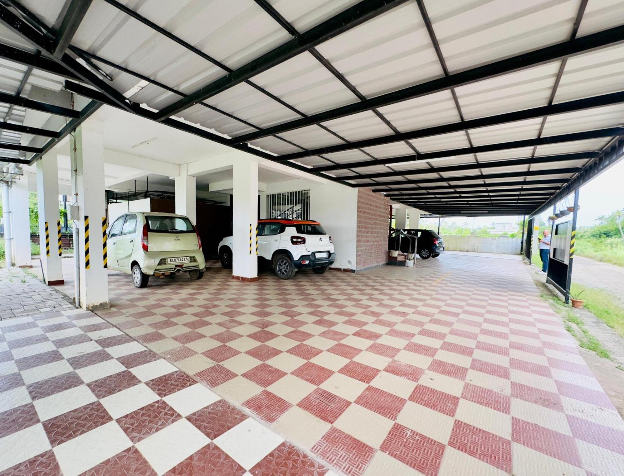 Veu Ragamalika Cochin Near Lakeshore Hospital Kochi Extérieur photo